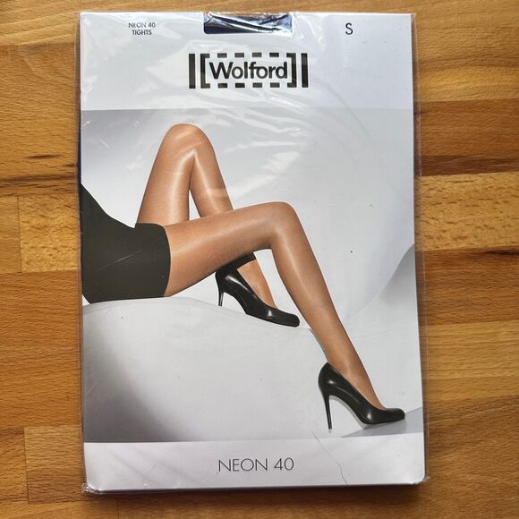 Wolford Neon 40 Tights Color Purple Grape Wine Size S NWT - Picture 1 of 3